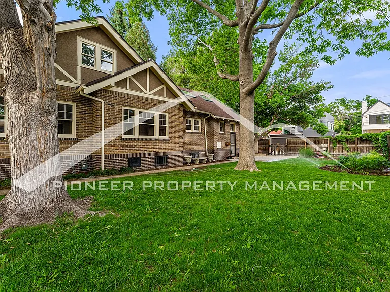 2324 Stuart St — Photo 26