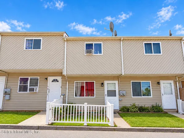 18 Betty Ct, Staten Island, NY 10303