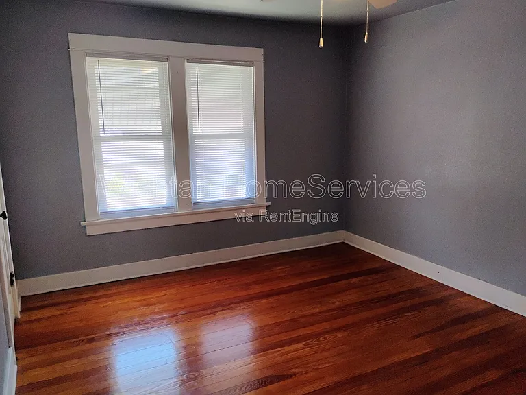 159 W Locust St — Photo 4