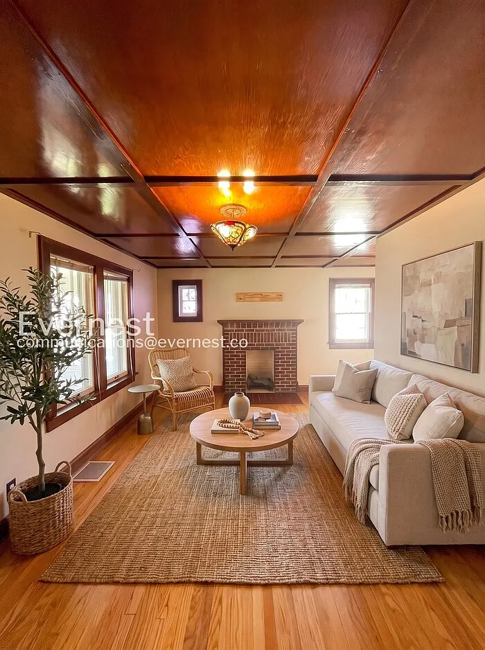 4 bed, 2.5 bath, 2128 sqft, $3,345 — Photo 2