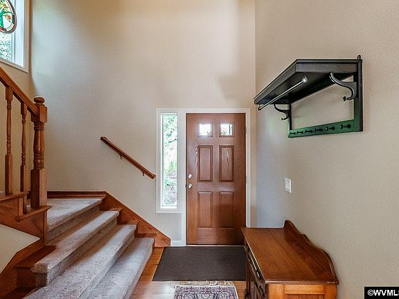 4th image of 1660 Hillcrest Ct NW