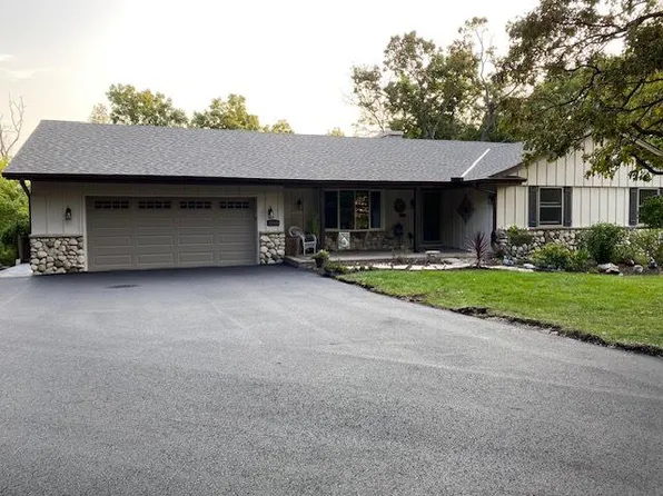 N3W31645 Twin Oaks DRIVE, Delafield, WI 53018
