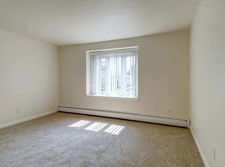 Beechwood Manor Apartments — Photo 21