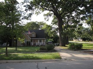 4806 Seeley Ave, Downers Grove, IL 60515