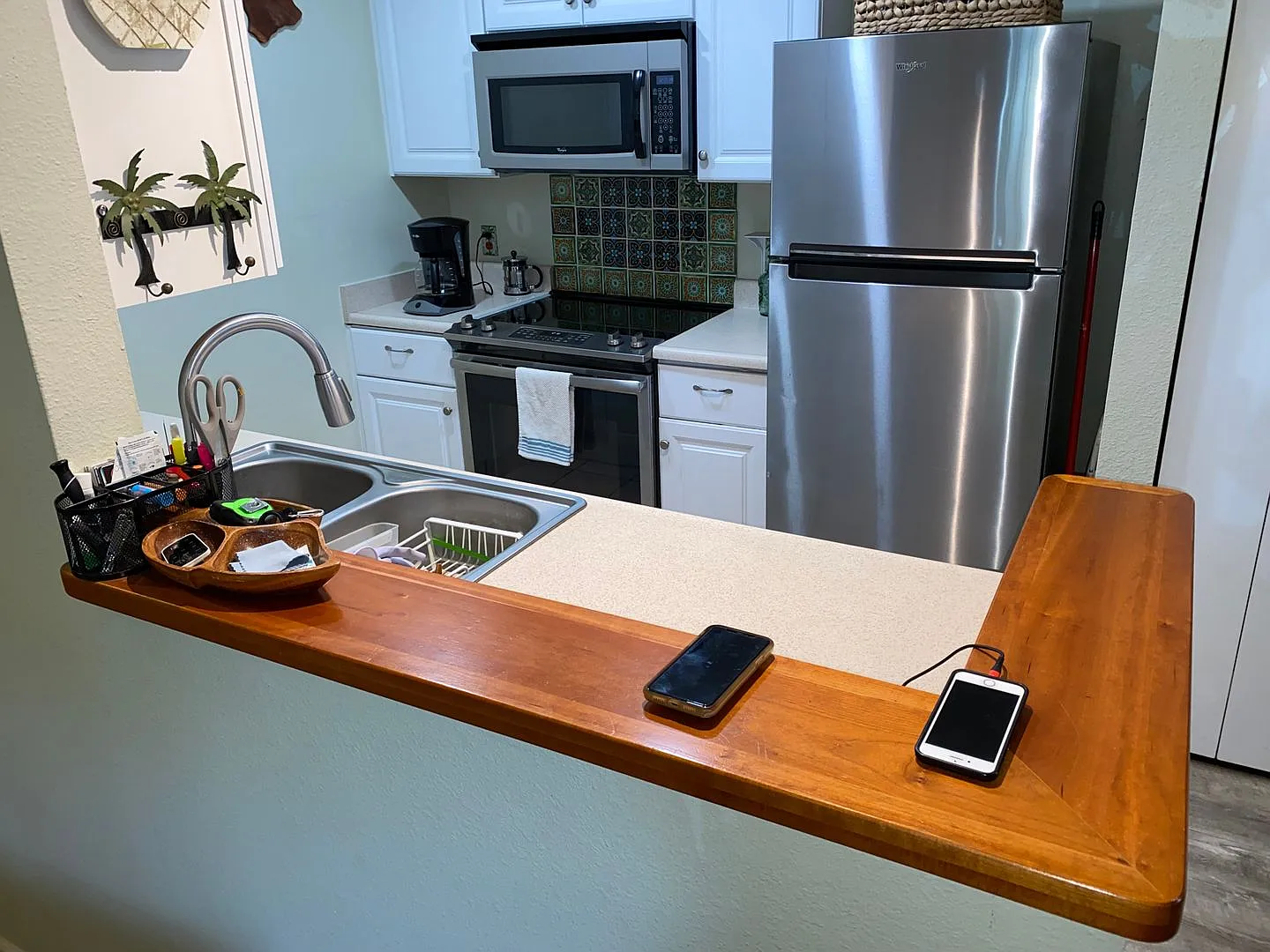 Nicely Furnished, tastefully remodeled, downstairs Kihei Villages with 2 designated parking spaces — Photo 2