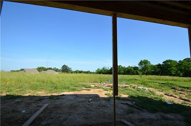 2nd image of 99 Tanager Ct #99