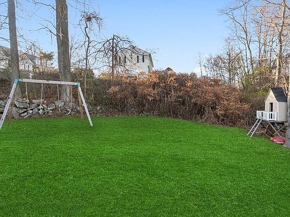 32 Candlewood Shores Road