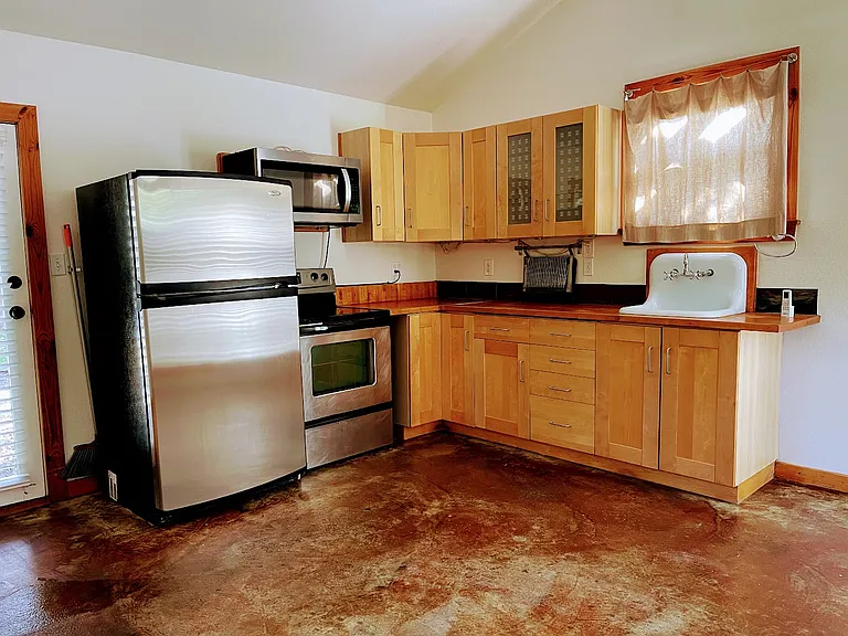 3410B Werner Ave — Photo 9