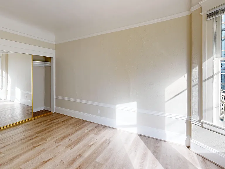 1401 Jones Street — Photo 15