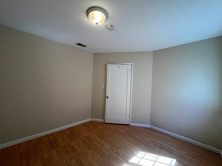 273 Staples Ave — Photo 13
