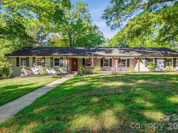 570 Crestside Dr SE, Concord, NC 28025