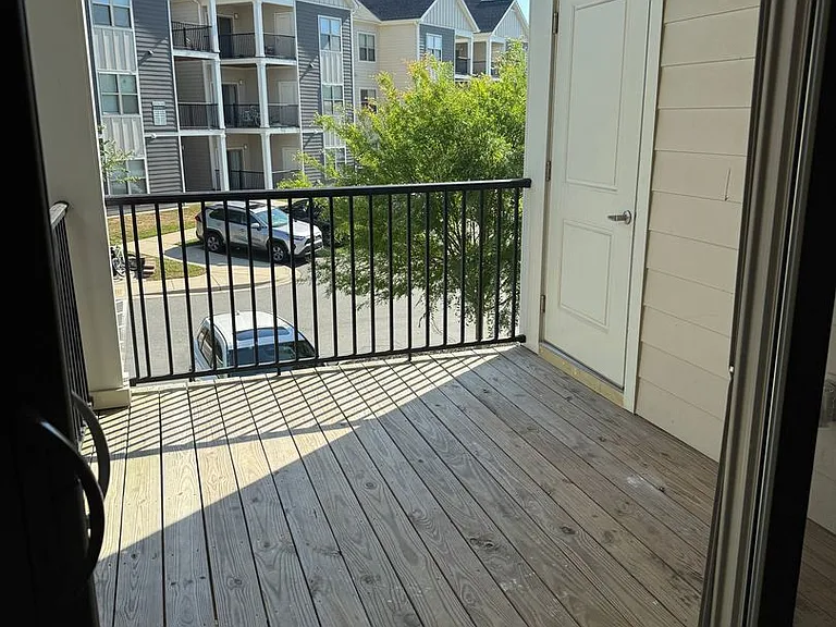 Hyde Glen Apartments — Photo 30