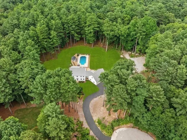14 Silver Ledge Dr, Sutton, MA 01590