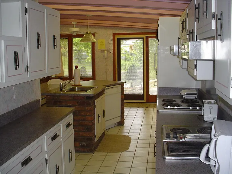 1650 Colonial Dr — Photo 25