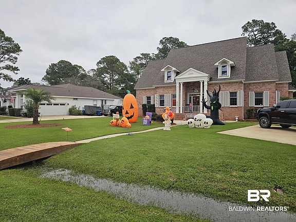 2nd image of 701 Wedgewood Dr