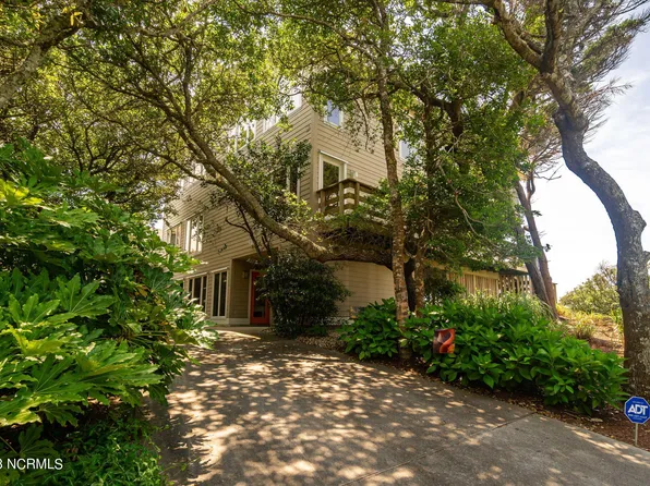 469 Maritime Place, Pine Knoll Shores, NC 28512