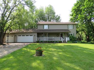 901 Sunrise Cir, Mahomet, IL 61853