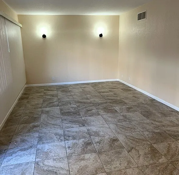 539 E Saint Louis Ave #201 — Photo 2