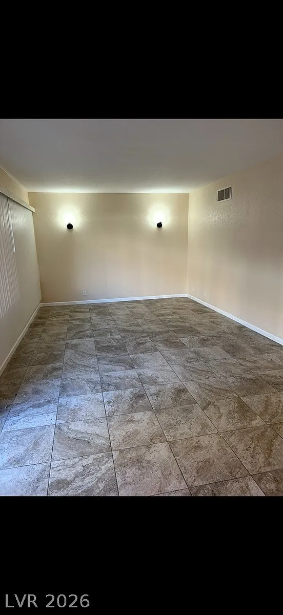 Building Photo - 539 E Saint Louis Ave #201