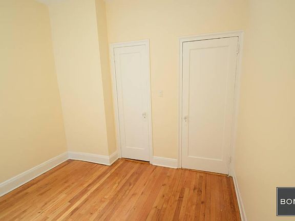 4th image of 340 E 5th St APT D2