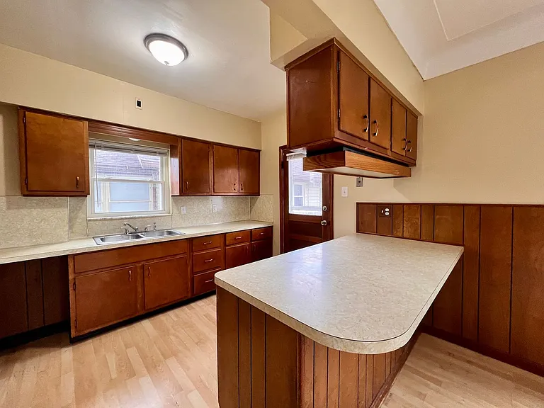 1233 Halstead St — Photo 5