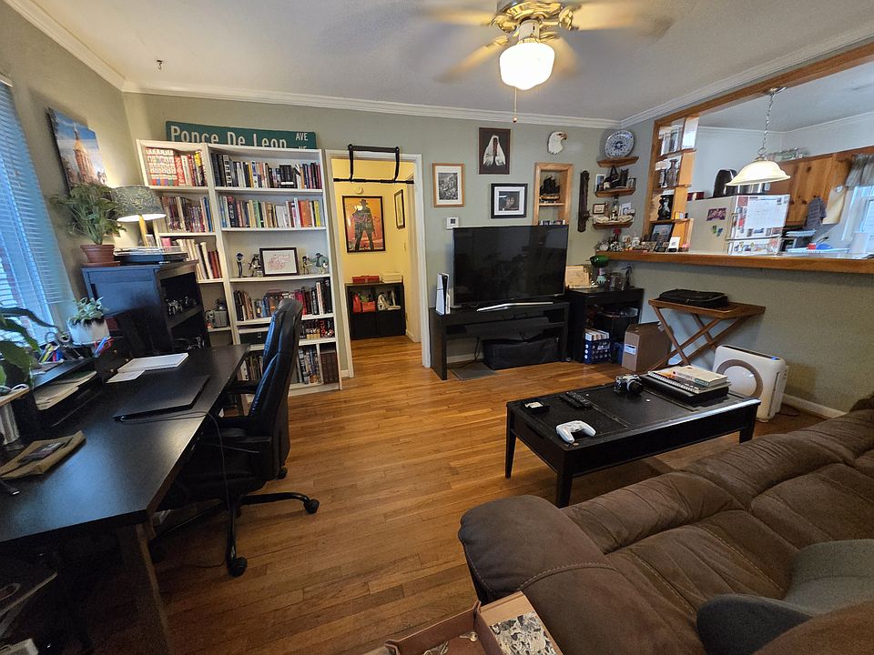 1st image of 1025 Greenwood Ave NE APT 7