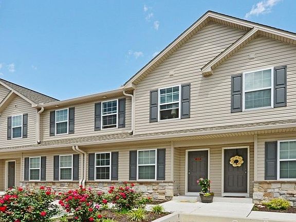 3rd image of 3800 Birchwood Cir #1B-1Ba-927Sqft