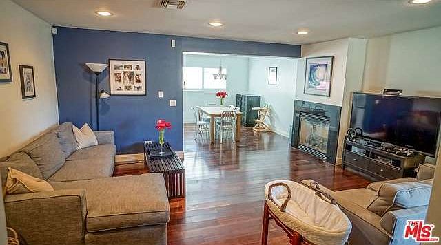 1st image of 18550 Hatteras St Unit 60