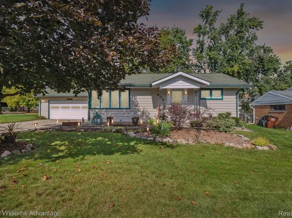 609 Blanchard St, Tecumseh, MI 49286