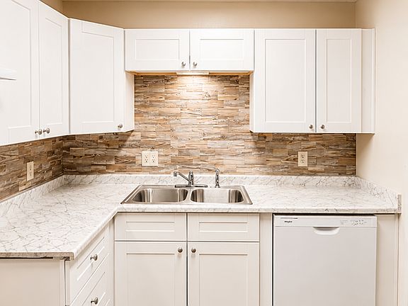 4th image of 3414 State St APT D