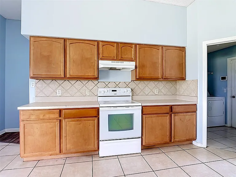 1001 Eiffel Ln — Photo 15