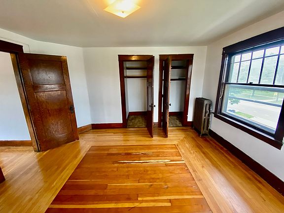 2nd image of 921 W Cross St APT 4