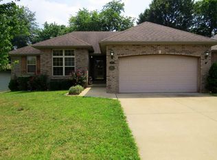 3374 W Erie St, Springfield, MO 65807