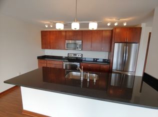 11255 N Cedarburg Rd UNIT E201, Mequon, WI 53092