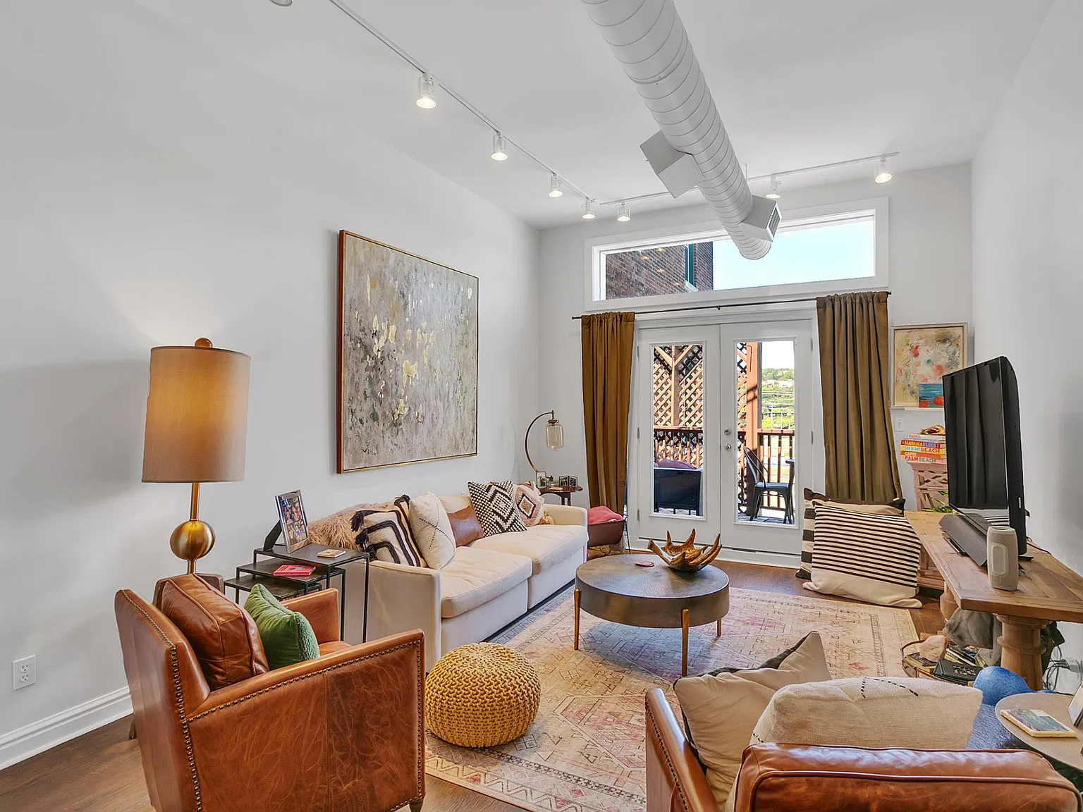1 bed, 1235 sqft, $2,100 — Photo 2