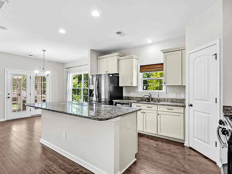 1718 Emmets Rd — Photo 19