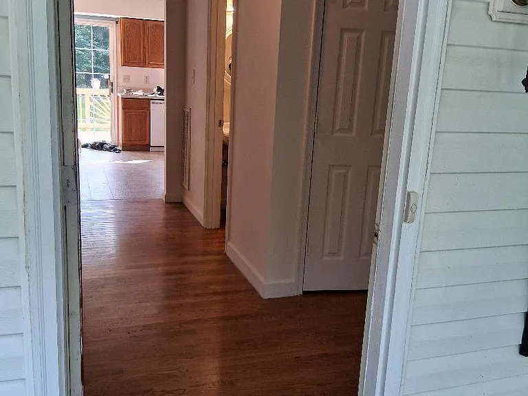 12904 Arsenal Ct — Photo 6