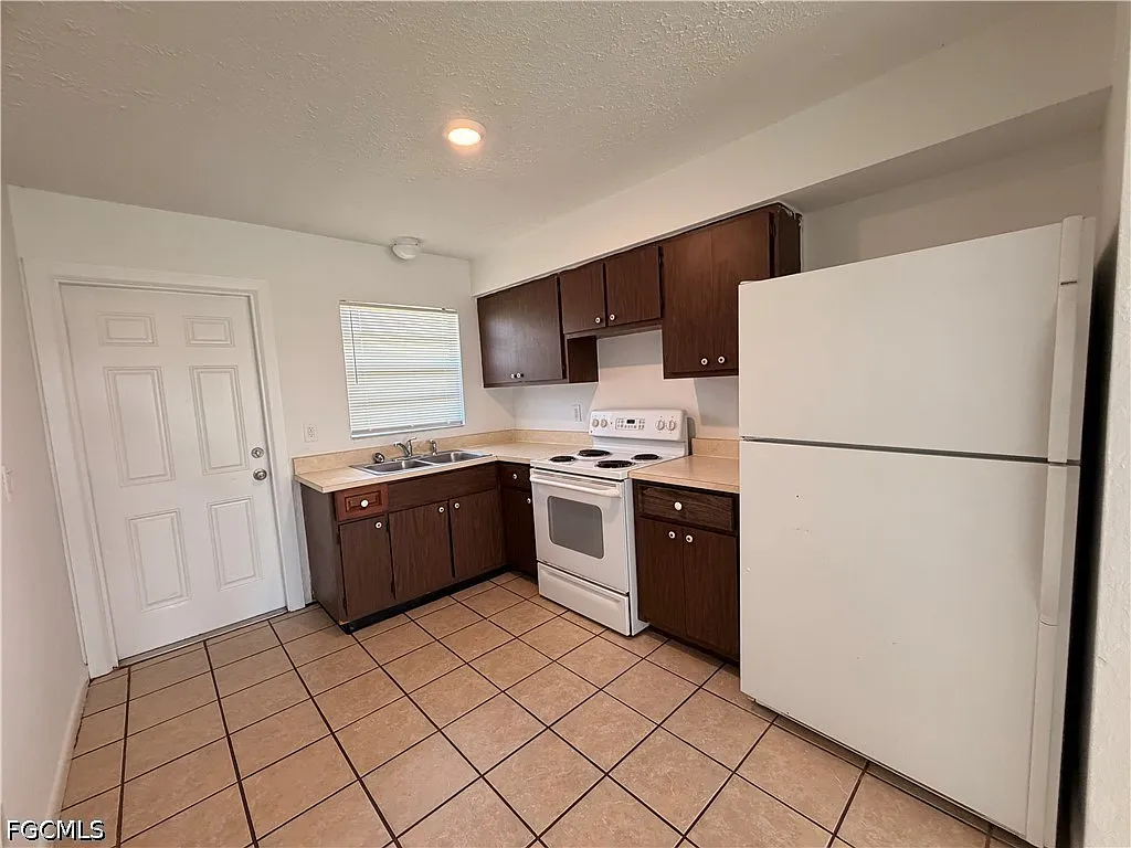 2 bed, 1.0 bath, 780 sqft, $1,195 — Photo 4