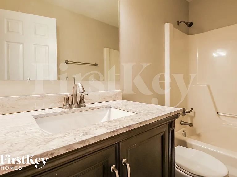 2211 Glenside Rd — Photo 7