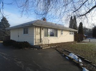 1704 Main St, Spring Grove, IL 60081