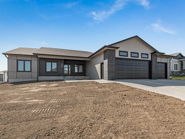 4208 N Interlachen Trl, Sioux Falls, SD 57107