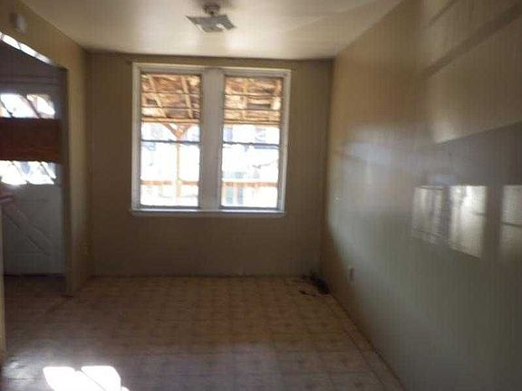 4th image of 228 E Rockland St