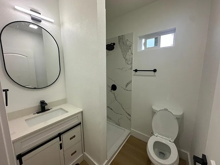 Unit Photo