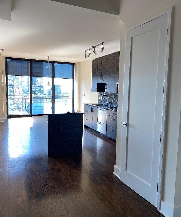 1st image of 660 W Wayman St #1404