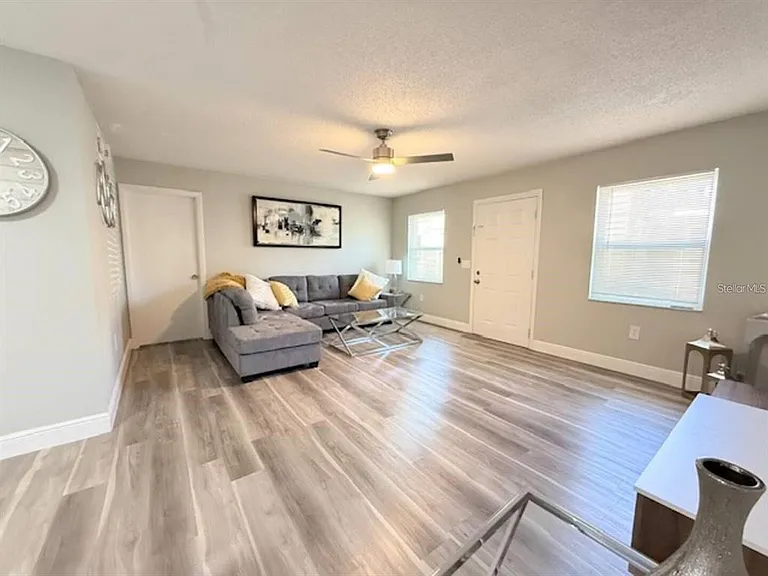 332 Avenue D SE — Photo 11