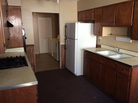 5th image of 1114 E Lake Ave APT A