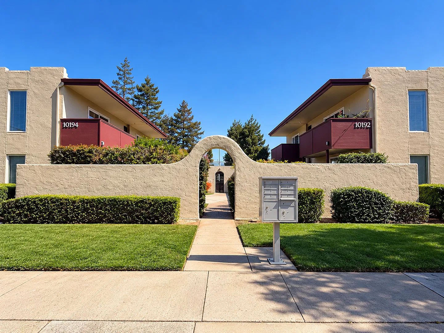 10192 Park Circle East — Photo 1