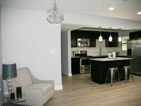 4th image of 6224 Brooks Cir S