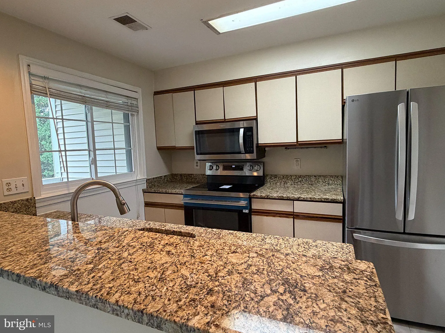 12948 Grays Pointe Rd — Photo 2