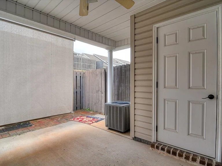 115 Redglobe St — Photo 28